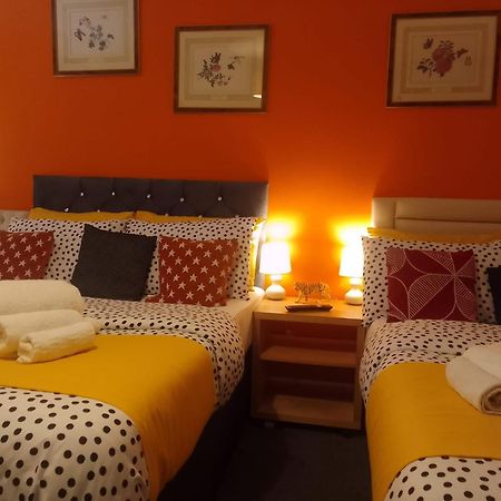 Ideal Home & Cottage Inviting 4 Bedroom Apartments Walsall Zewnętrze zdjęcie