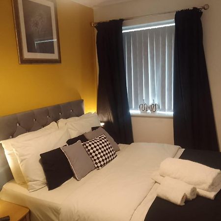 Ideal Home & Cottage Inviting 4 Bedroom Apartments Walsall Zewnętrze zdjęcie