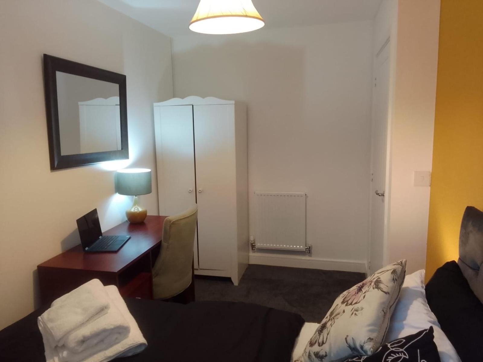 Ideal Home & Cottage Inviting 4 Bedroom Apartments Walsall Zewnętrze zdjęcie