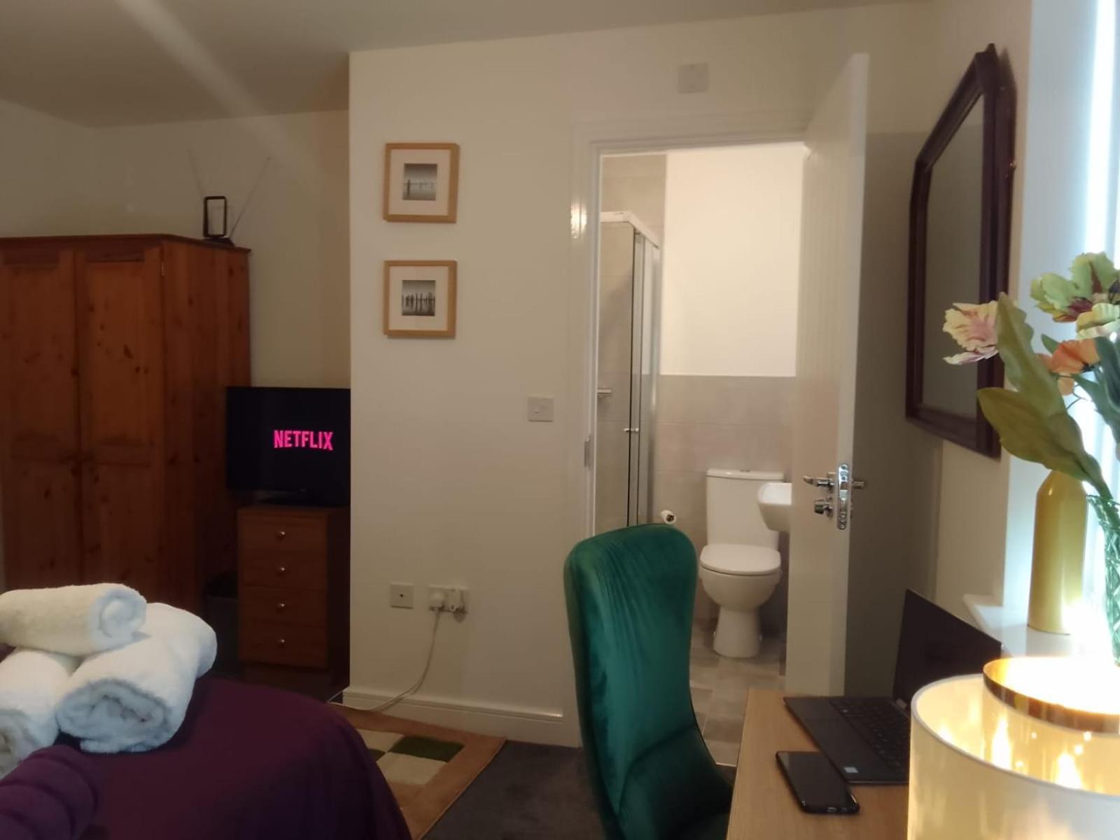 Ideal Home & Cottage Inviting 4 Bedroom Apartments Walsall Zewnętrze zdjęcie