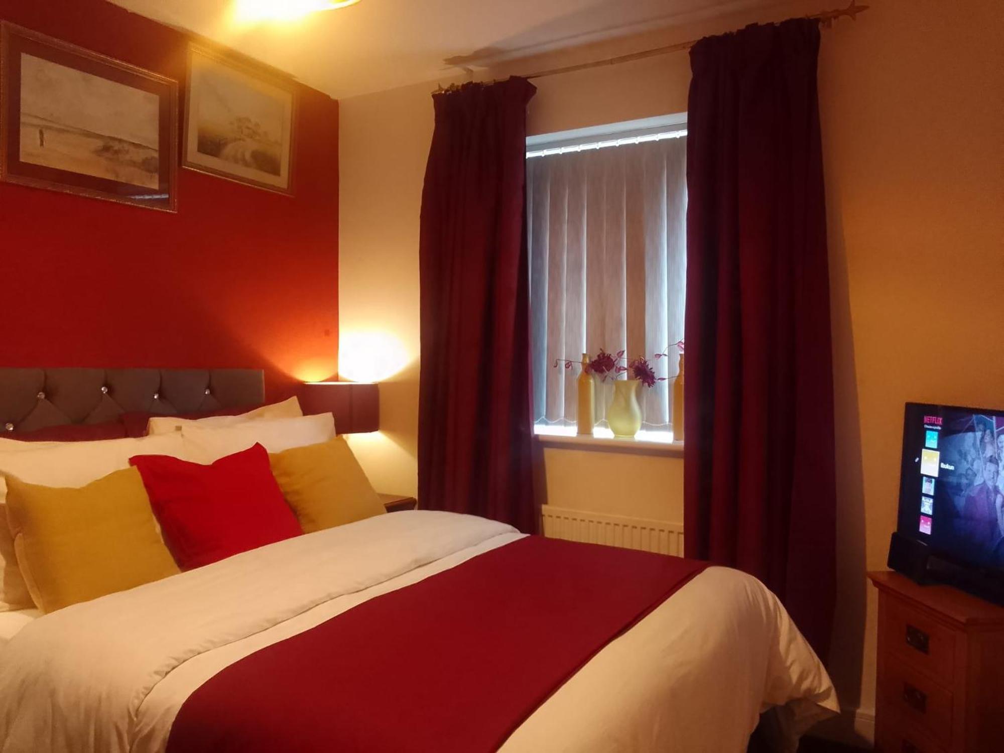 Ideal Home & Cottage Inviting 4 Bedroom Apartments Walsall Zewnętrze zdjęcie
