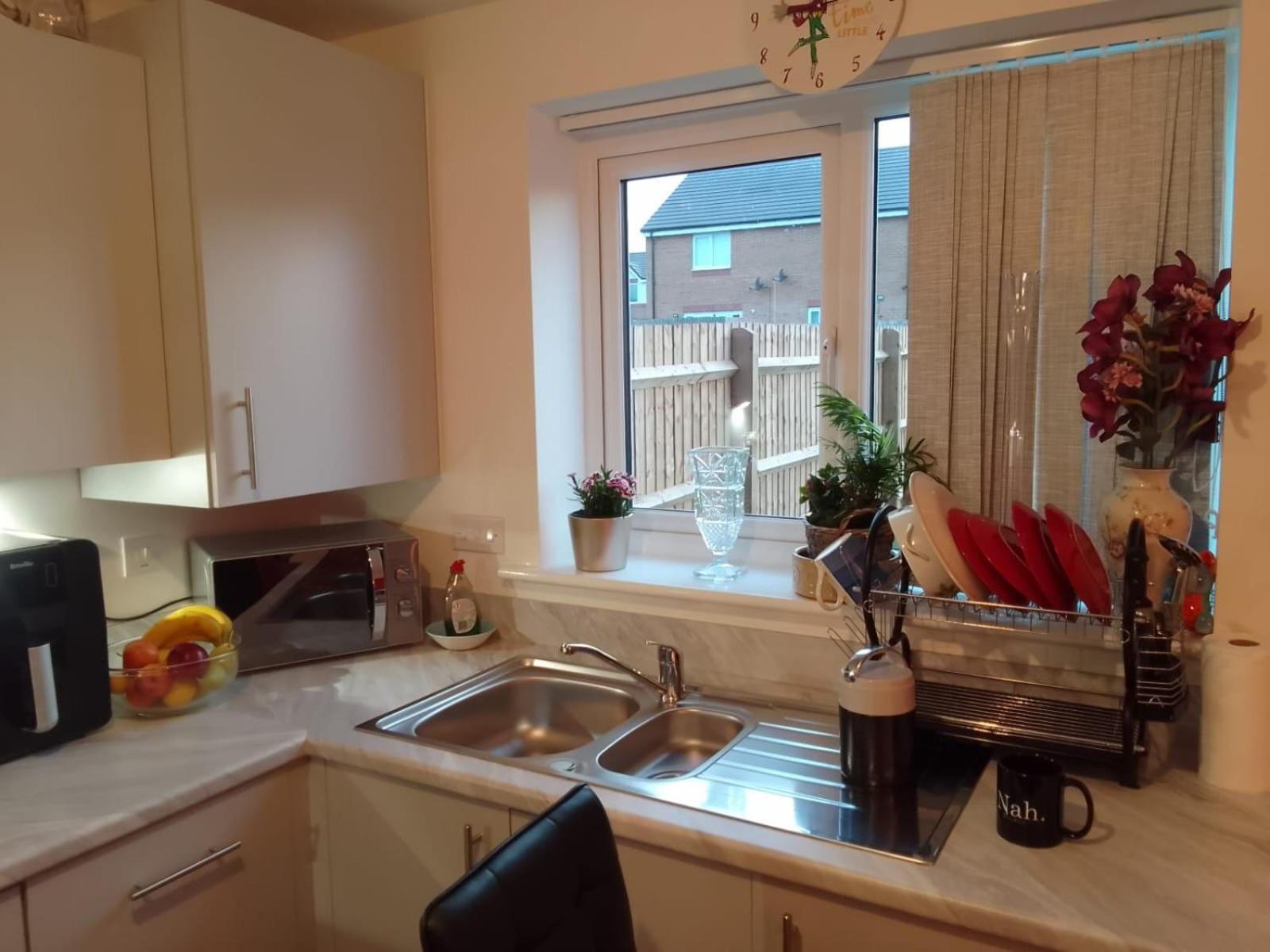 Ideal Home & Cottage Inviting 4 Bedroom Apartments Walsall Zewnętrze zdjęcie