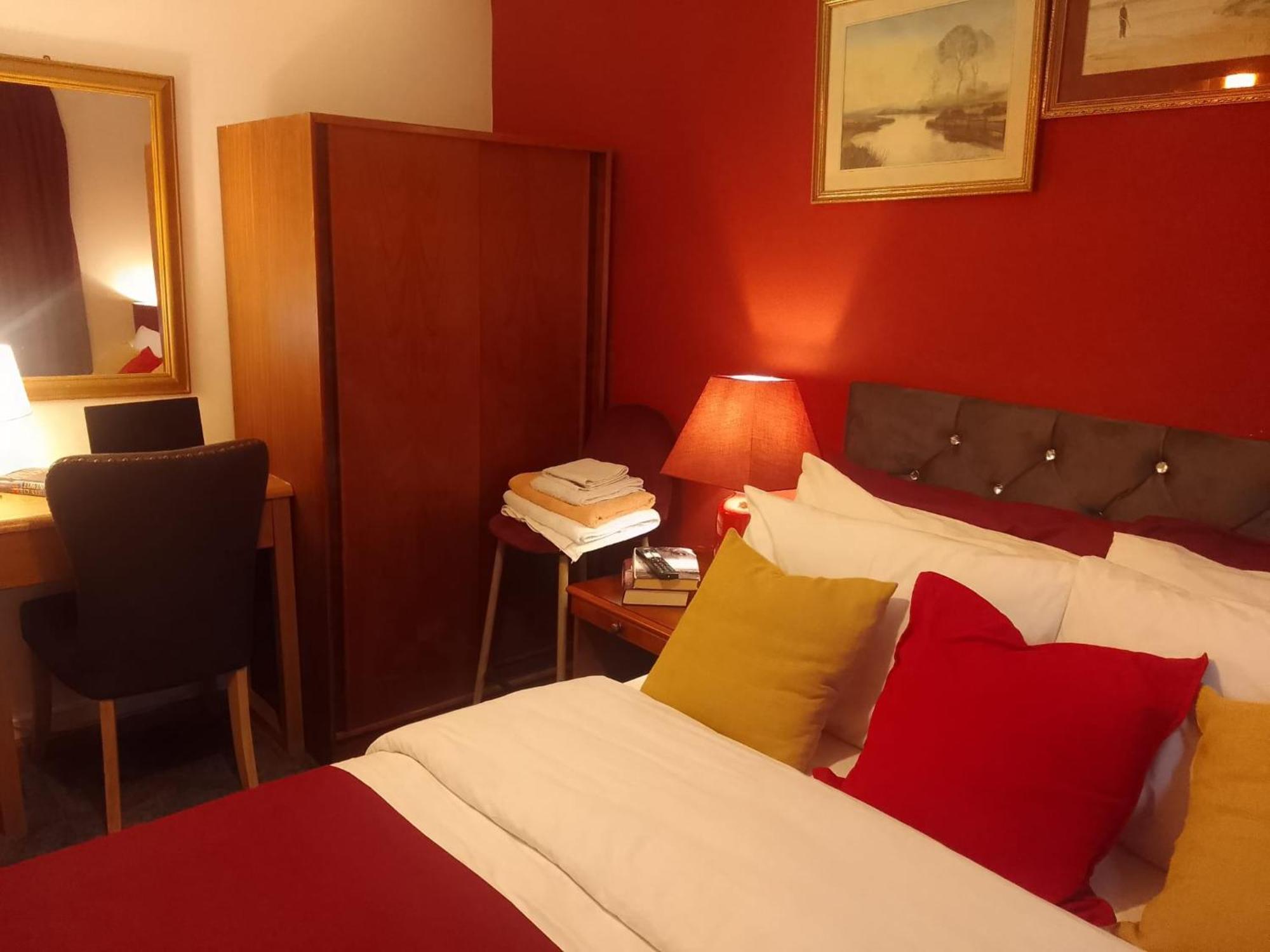 Ideal Home & Cottage Inviting 4 Bedroom Apartments Walsall Zewnętrze zdjęcie